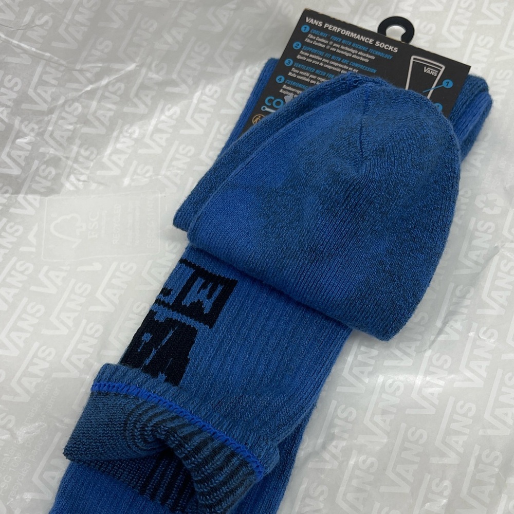 VANS Crew socks 
VANS PERFORMANCE SOCKS
COOLMAX® FIBER WITH WICKING TECHNOLOGY - Picture 9 of 16